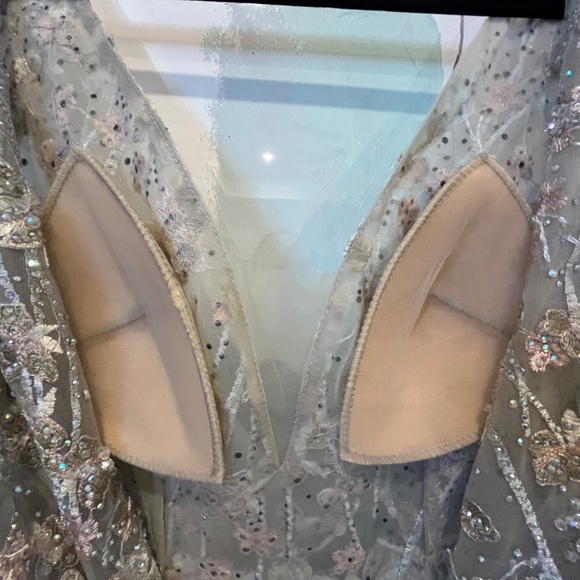 NWT | Mac Duggal  V-Neck Gown 20131 | Sz 8 - Picture 13 of 16